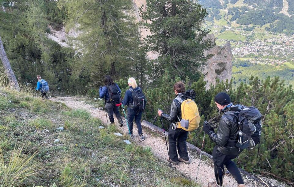 Descent from croda da Lago