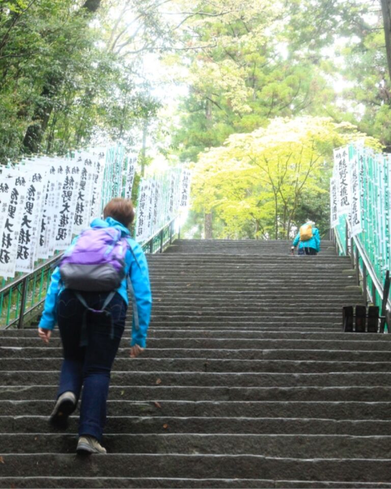 Kumano Kodo steps up to temple
