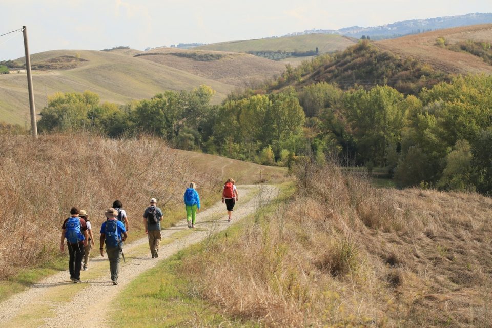 Walkers on the Via Francigena Trai