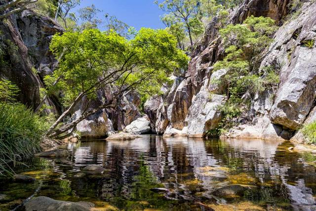 PZXR-IntrepidTravel-QLD-Australia-MtBarney-Lower-Portal-Rockpools-1100x735 PZXR-IntrepidTravel-QLD-Australia-MtBarney-Lower-Portal-Rockpools-1100x735
