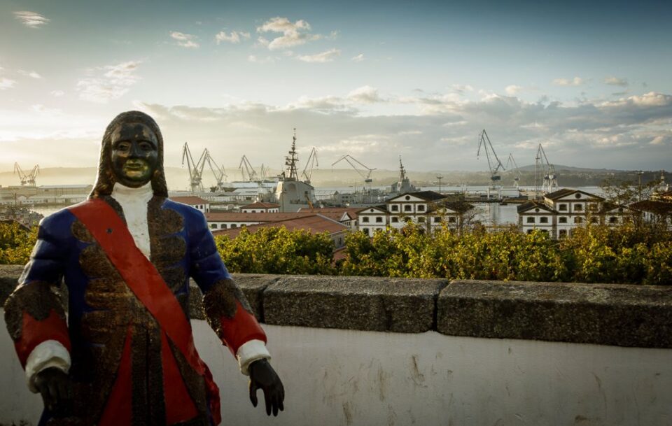 Camino Ingles statue in front of the harbour