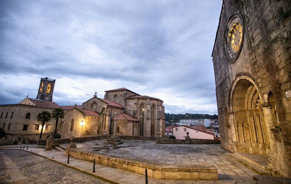 municipio-de-betanzos, at dusk with lights Camino Ingles